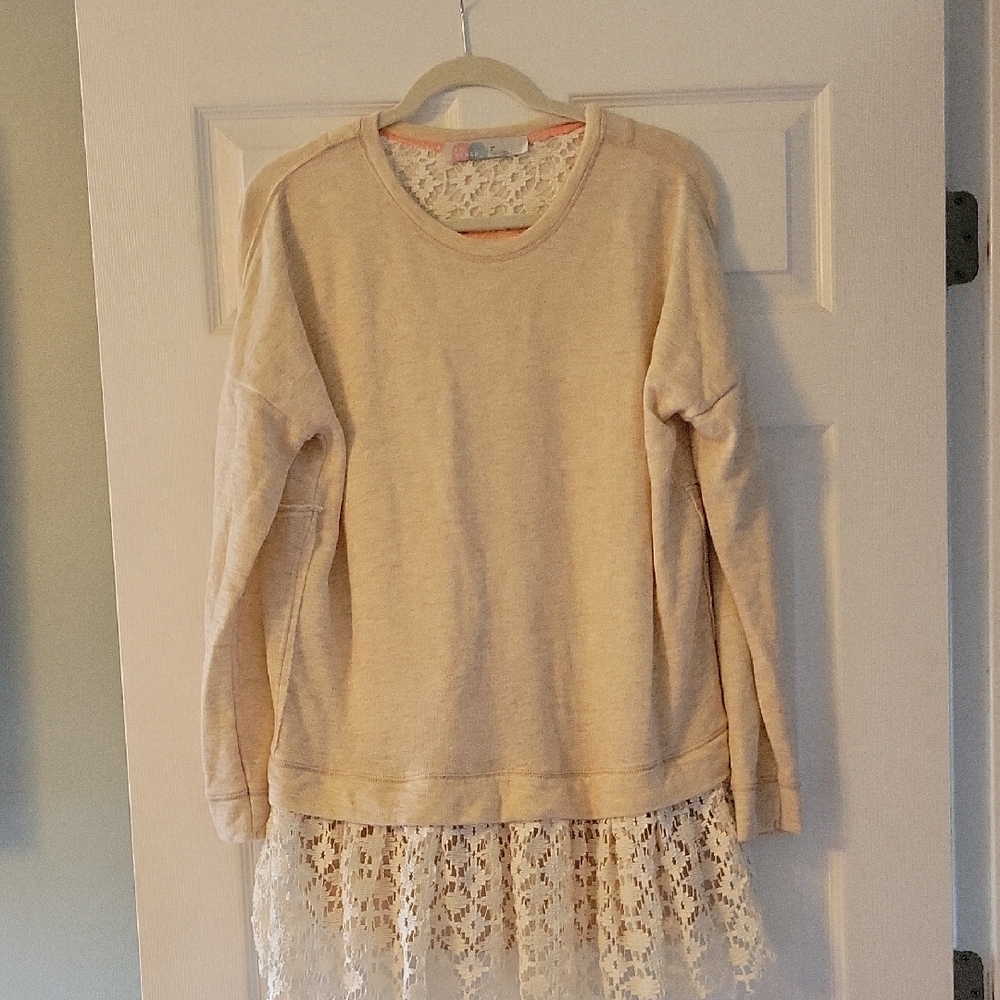 FREE PEOPLE Elegant but Hip Cream Lace Hem Tunic Top
